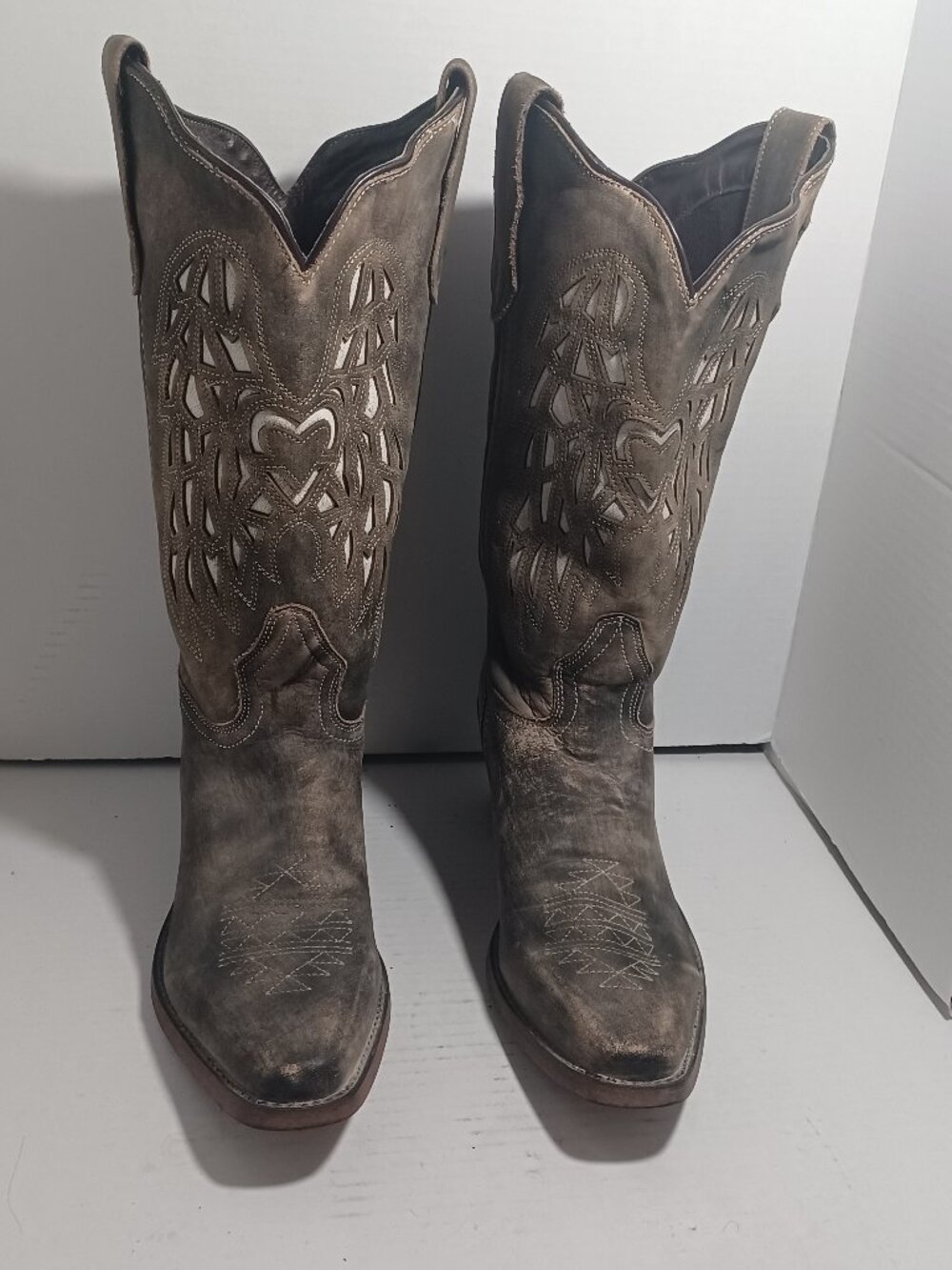 LAREDO WOMEN'S WESTERN DISTRESSED COWGIRL BOOTS